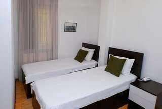 Отель Biblioteka Hotel Rustaveli Тбилиси Двухместный номер с 2 отдельными кроватями и видом на город-2